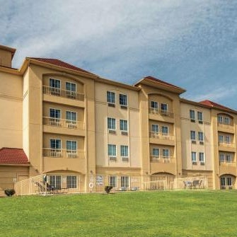 La Quinta Inn & Suites by Wyndham Fort Worth/Lake Worth Thumbnail
