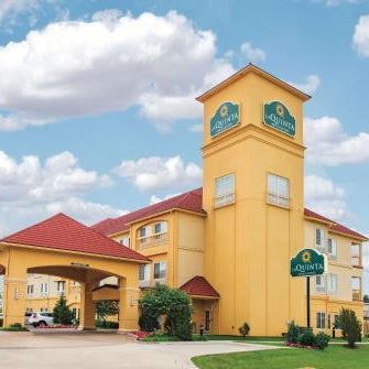 La Quinta Inn & Suites by Wyndham Tulsa Airport Thumbnail