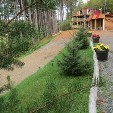 La maison sous les arbres