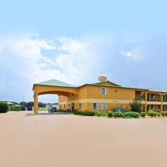 Pine Point Inn & Suites Thumbnail