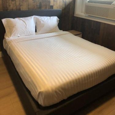 Camrose Le Chateau Hotel Thumbnail