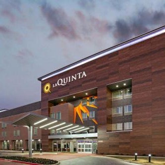 La Quinta Inn & Suites by Wyndham DFW West-Glade-Parks Thumbnail