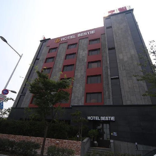 Bestie Hotel Thumbnail