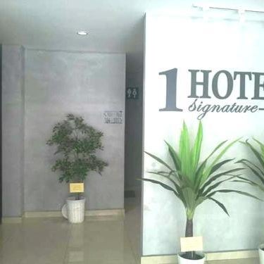 1 Hotel Signature