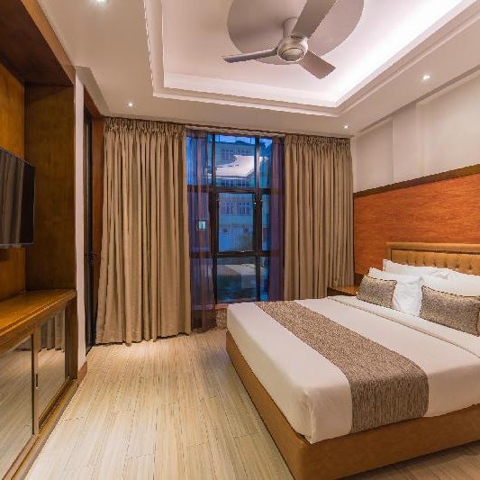 Samann Host Thumbnail