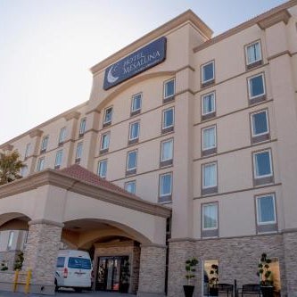 Hotel Mesaluna Near American Consulate