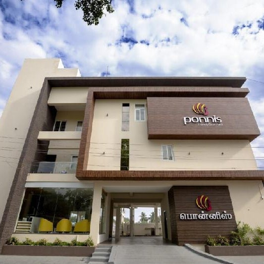 Ponnis Hotel