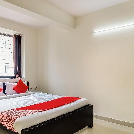 Hotel O Galaxy Near INOX