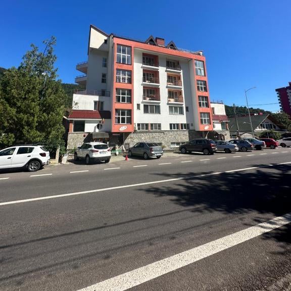 Vila Trandafirul si Liliacul