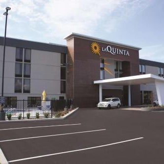 La Quinta Inn & Suites by Wyndham Columbus Thumbnail