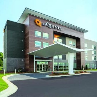 La Quinta Inn & Suites by Wyndham Opelika / Auburn Thumbnail