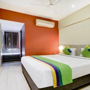 Click Hotel Vadodara 400 Mtr from Railway Station