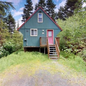 Christina Cabin Thumbnail