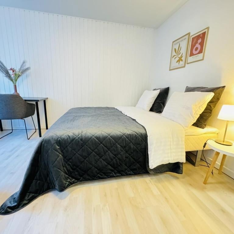 aday - Awesome Central ground floor apartment Thumbnail
