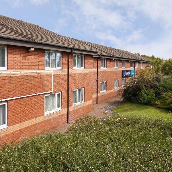Travelodge Swansea M4