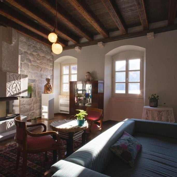 Olea Apartments in a Historic 17th Century Palace Perast