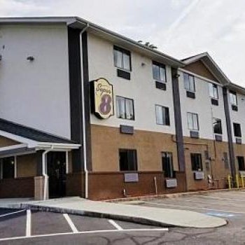 Red Roof Inn Suffolk Thumbnail