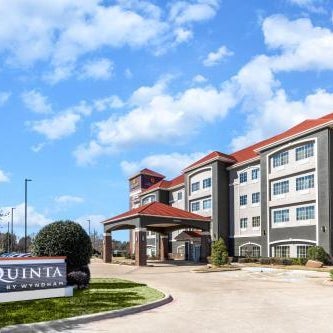 La Quinta Inn & Suites by Wyndham Mt. Pleasant Thumbnail