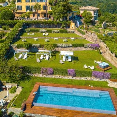 Villa Riviera Resort