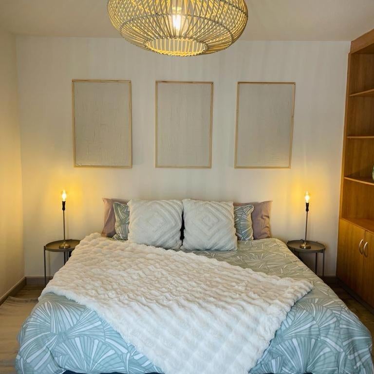 Stylish one bedroom apartment close to the beach Thumbnail
