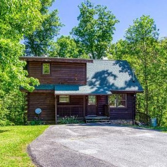 Brother Bear, Free Attraction Tickets, Hot Tub, WIFI!!! Thumbnail