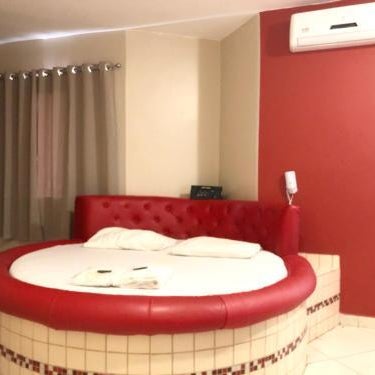 Motel Gold Thumbnail
