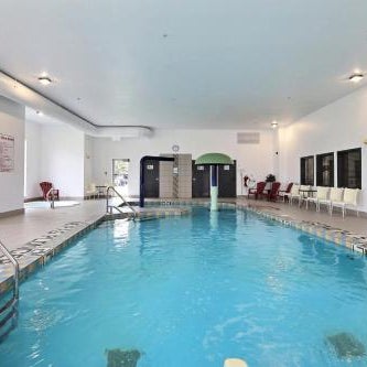 Super 8 by Wyndham Quebec City Thumbnail