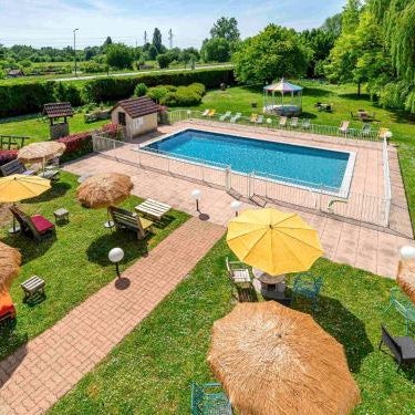 greet Hotel Beaune