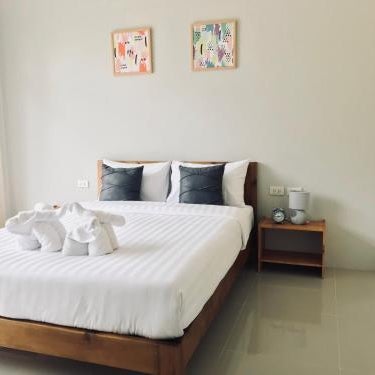 Snooze Inn Phuket - Free transfer to Bang Rong Pier Thumbnail