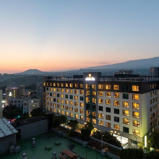 Hotel Win Story Thumbnail