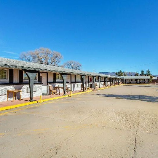 Rodeway Inn & Suites Raton Thumbnail
