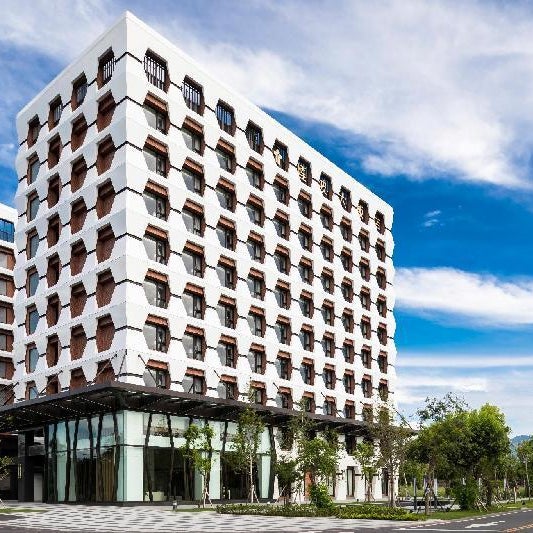 Lakeshore Hotel Yilan Thumbnail