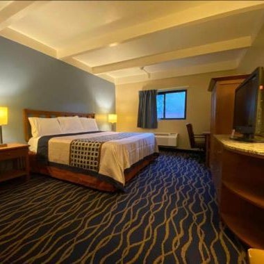 Economy Inn North Randall Thumbnail