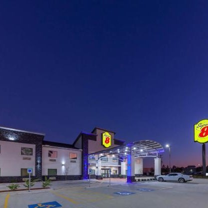 Super 8 by Wyndham Kingwood Houston North Thumbnail