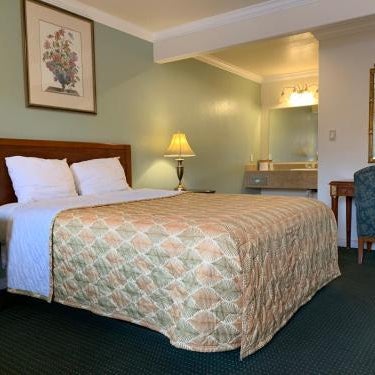 Monterey Oceanside Inn Thumbnail