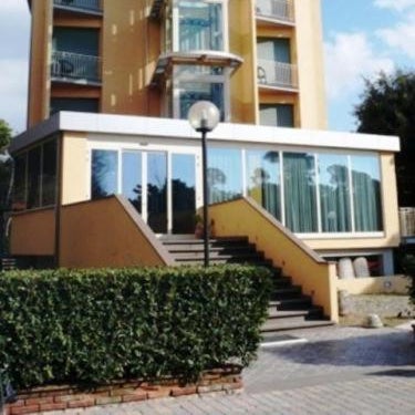 Hotel Florida Tirrenia Thumbnail