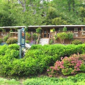 The Chimney Rock Inn & Cottages Thumbnail
