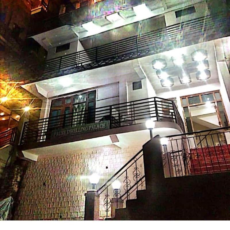 Pause dwelling Palace