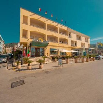 Hotel Riva Del Sole Thumbnail