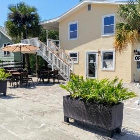 Flamingo Inn Thumbnail
