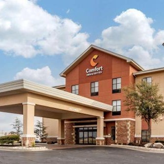Comfort Inn & Suites Shawnee North near I-40 Thumbnail