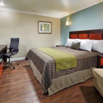 American Inn Downey Thumbnail