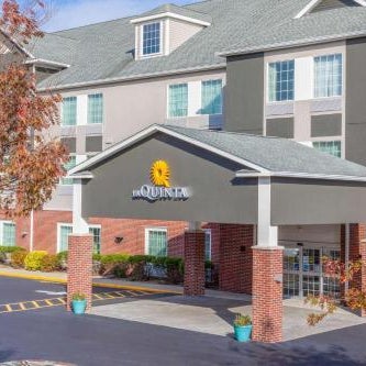 La Quinta Inn & Suites by Wyndham Stonington Thumbnail