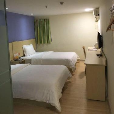 7 Days Inn Shenzhen Diwang Building Honggui Road Thumbnail