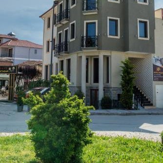 Hotel Pazari & Apartments