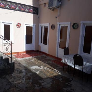 Amir-Yaxyo Hotel
