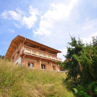 Chalet charmant aux Gets avec vue sur montagne et cheminée