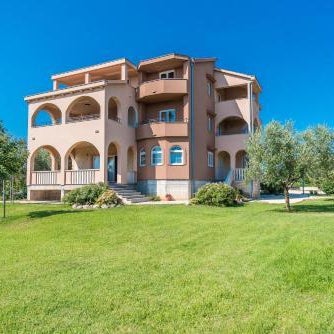 Luxury Apartments Garden